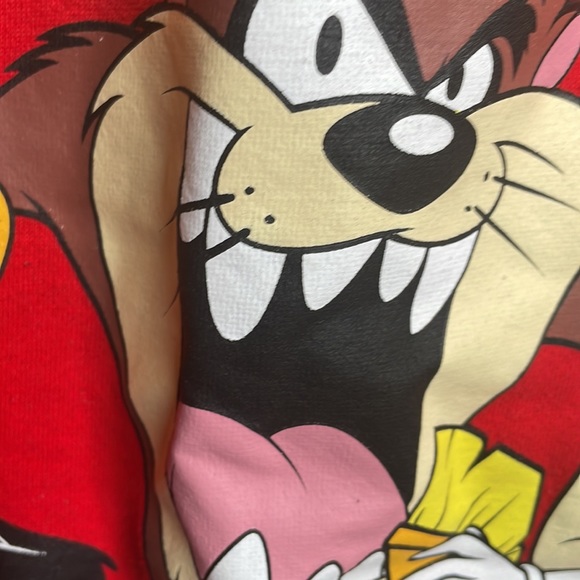 Looney Tunes red sweatshirt with Sylvester, Buggs, Taz and friends in size Large - Picture 8 of 10